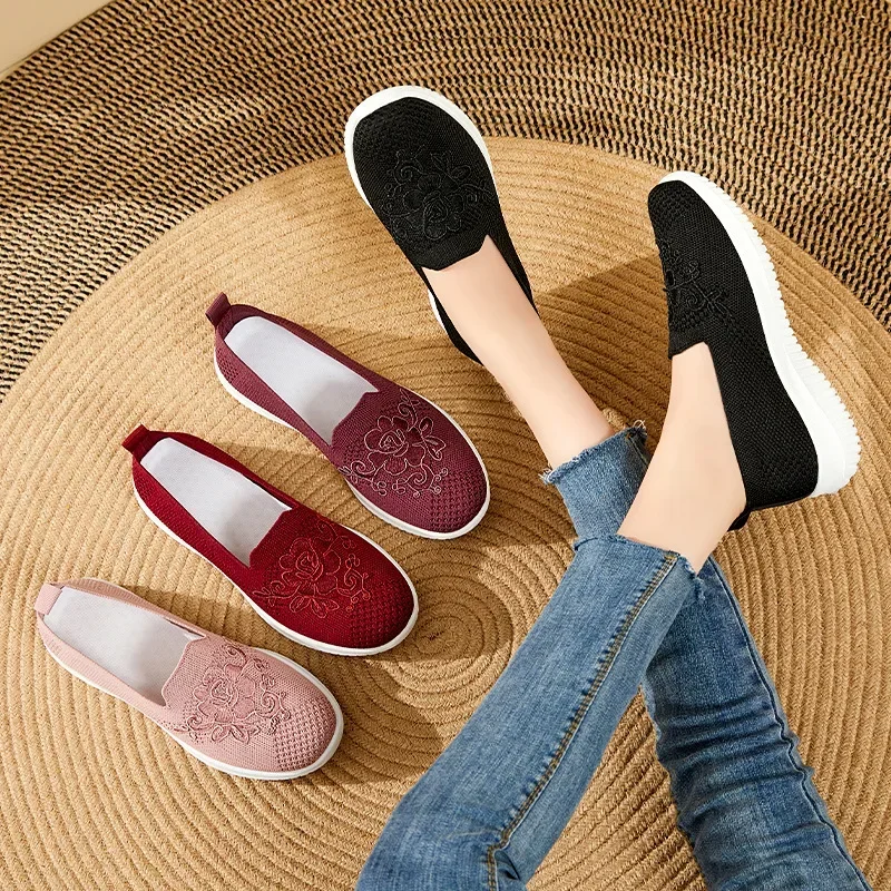 2024 New Flat bottomed Women's Shoes Anti slip Walking Shoes Mesh Breathable loafers Soft soled Comfortable Mom Sports Shoes Cas