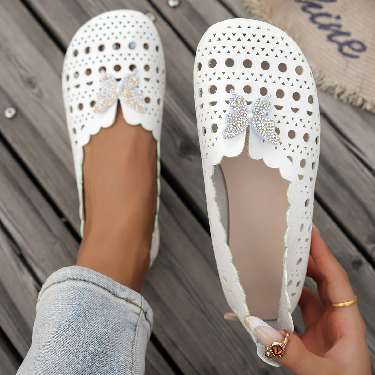 Mocasines de mujer con adornos de mariposas: punta redonda, zapatos planos individuales, estilo sin cordones con diseño hueco, zapatos perezosos