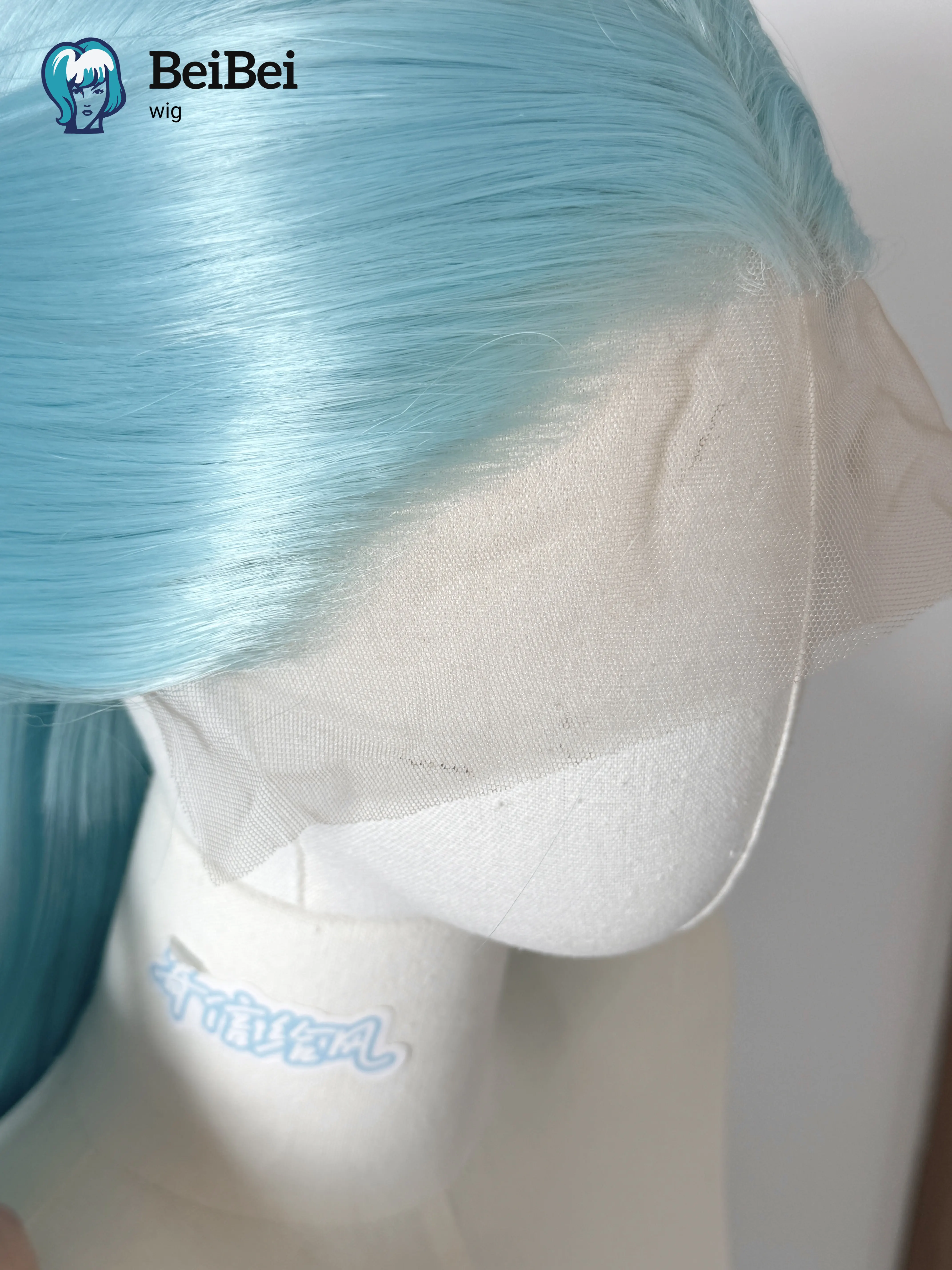 Wig Sintetis Ice Blue Panjang Lurus 13*4 HD Lace Front untuk Wanita 26 Inci Serat Tahan Panas Wig Terlihat Alami untuk Cosplay