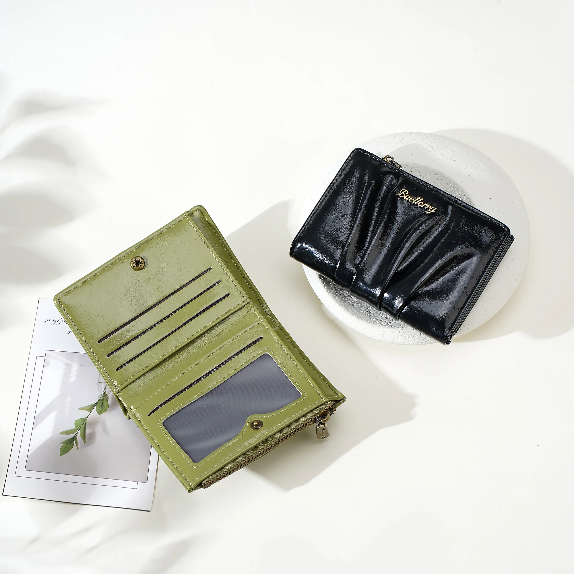 1 Stück Retro Plissierte Glänzende Öl-Wachs-PU Damen-Kurzgeldbörse, Doppelt Faltbare Schnappgeldbörse, Reißverschluss-Münzfach + Ausweisfenster, Geeignet für Outdoor-Dates, Geschenk für Frauen – Detail 33