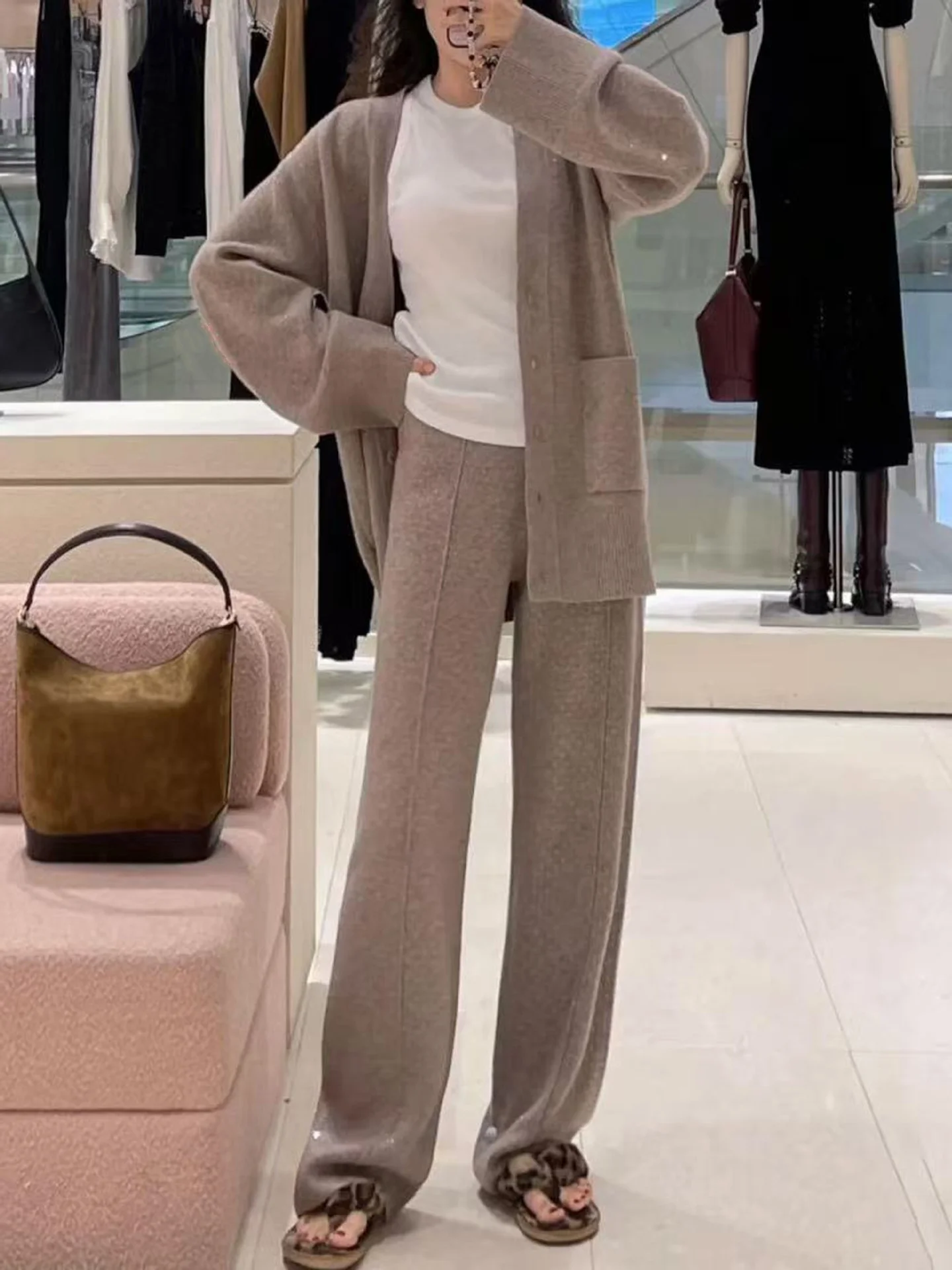 

Women Knitted Pants Suit Diamond Decoration V-Neck Single Breasted Long Sleeve Cardigan + Elastic Waist Straight Pants Suit
