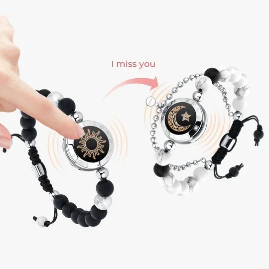 

TOTWOO's unique remote control smart bracelet for remote couples TOTWOO I want you to remind your bracelet and lover