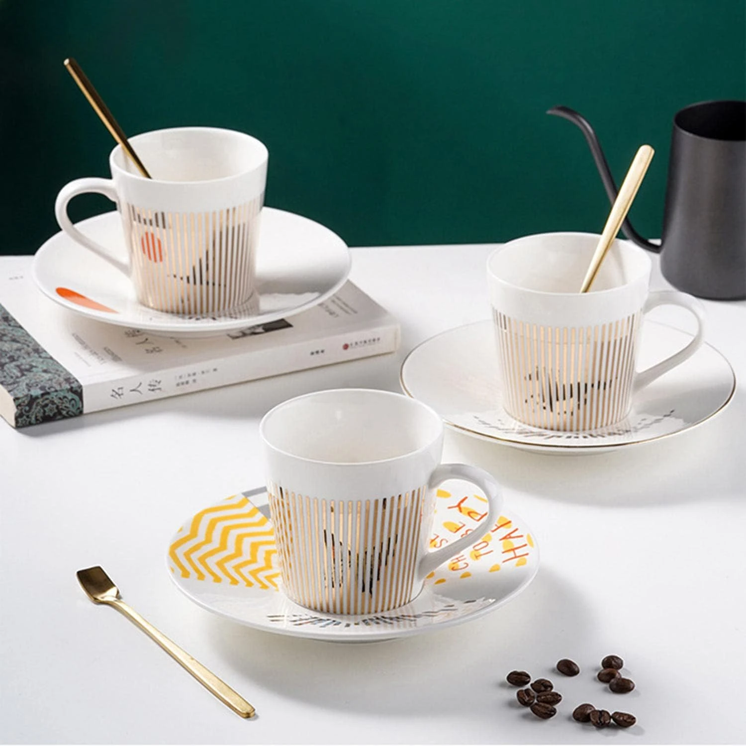 Juego de tazas de café voladoras de pájaros exquisitos dinámicos y hermosos: perfecto para capuchino, espresso, leche y té - Intriguin único