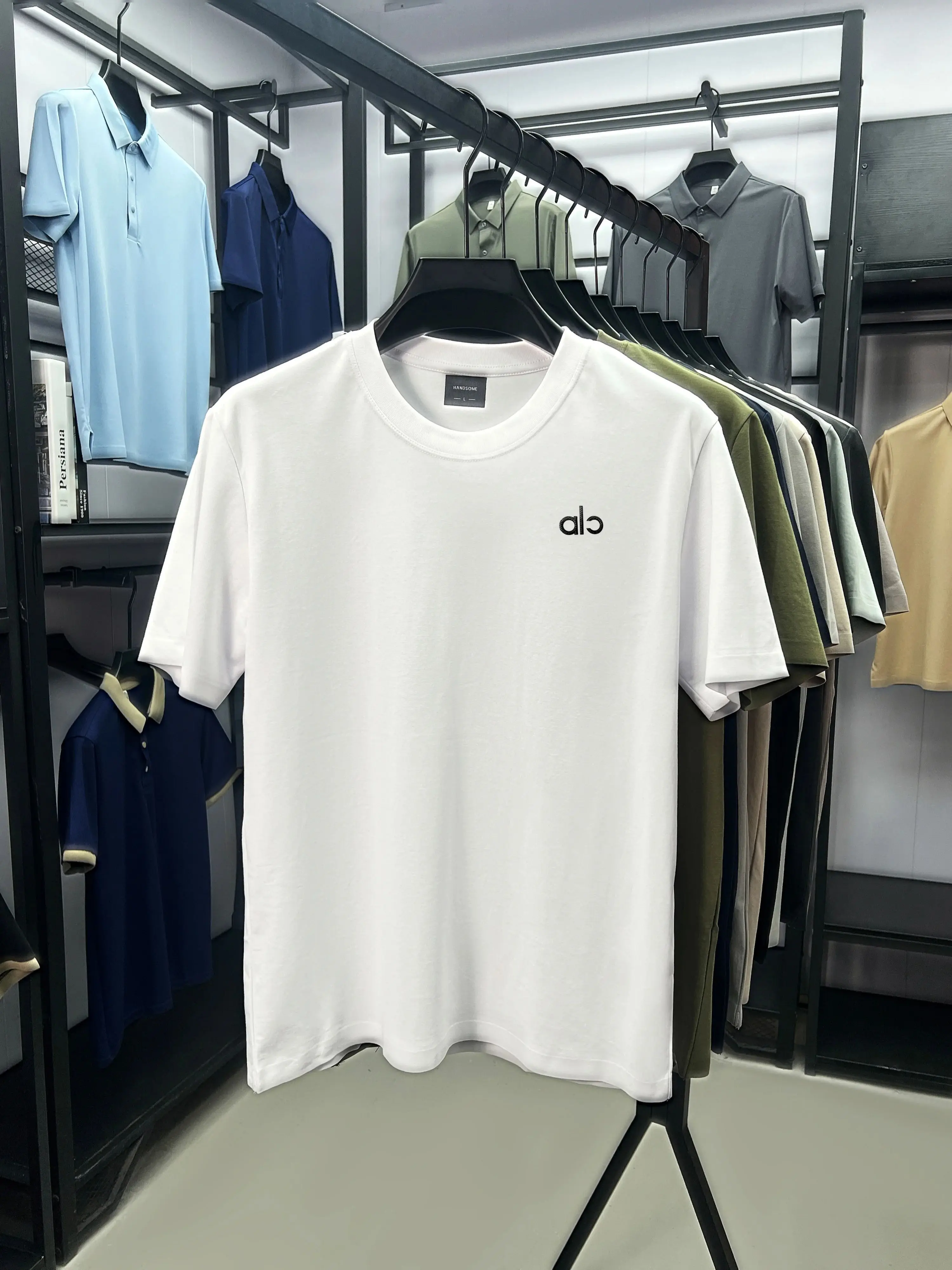 Trendy en voortreffelijk nieuw heren-T-shirt met ronde hals en letterreliëf, zomermode, klassiek, comfortabel en ademend, met korte mouwen - afbeelding 2