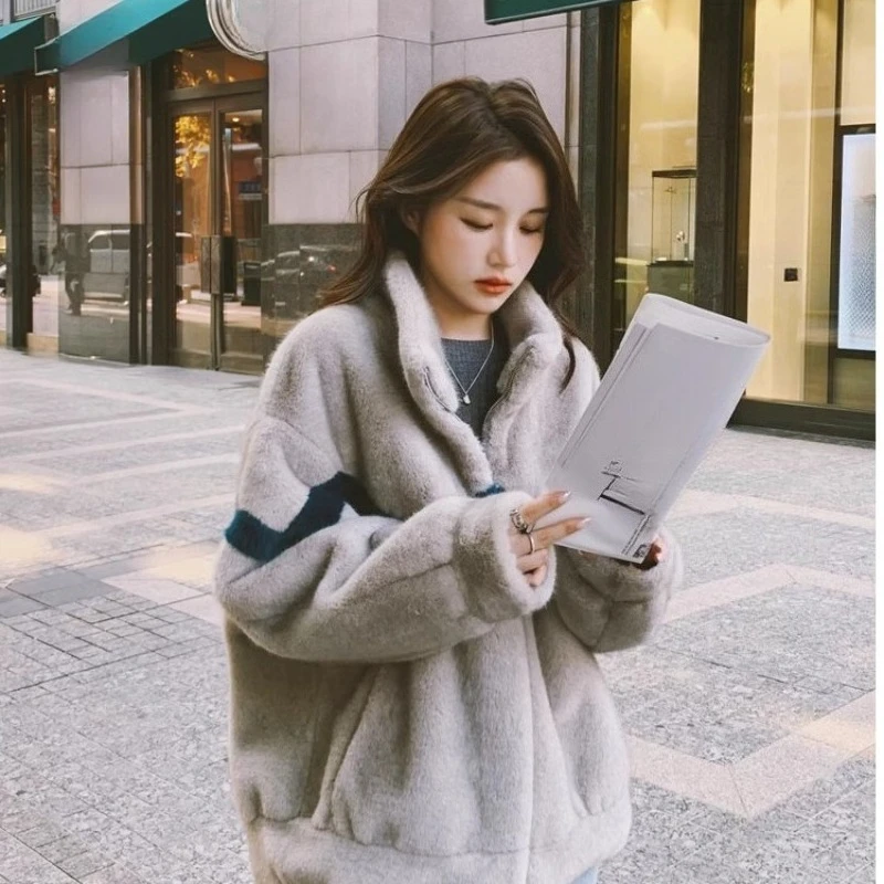 

New in Autumn Winter Fashion Women's Stand Up Collar Zipper Thickened Casual Fashion Faux Fur Wool Jacket Women's Coat Top