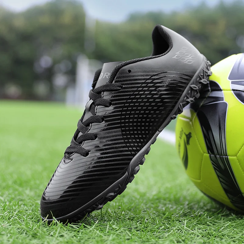 

2024 Men's Soccer Shoes Large Size Ultralight Football Boots Boys Sneakers Non-Slip AG/TF Soccer Cleats Ankle Boots Unisex