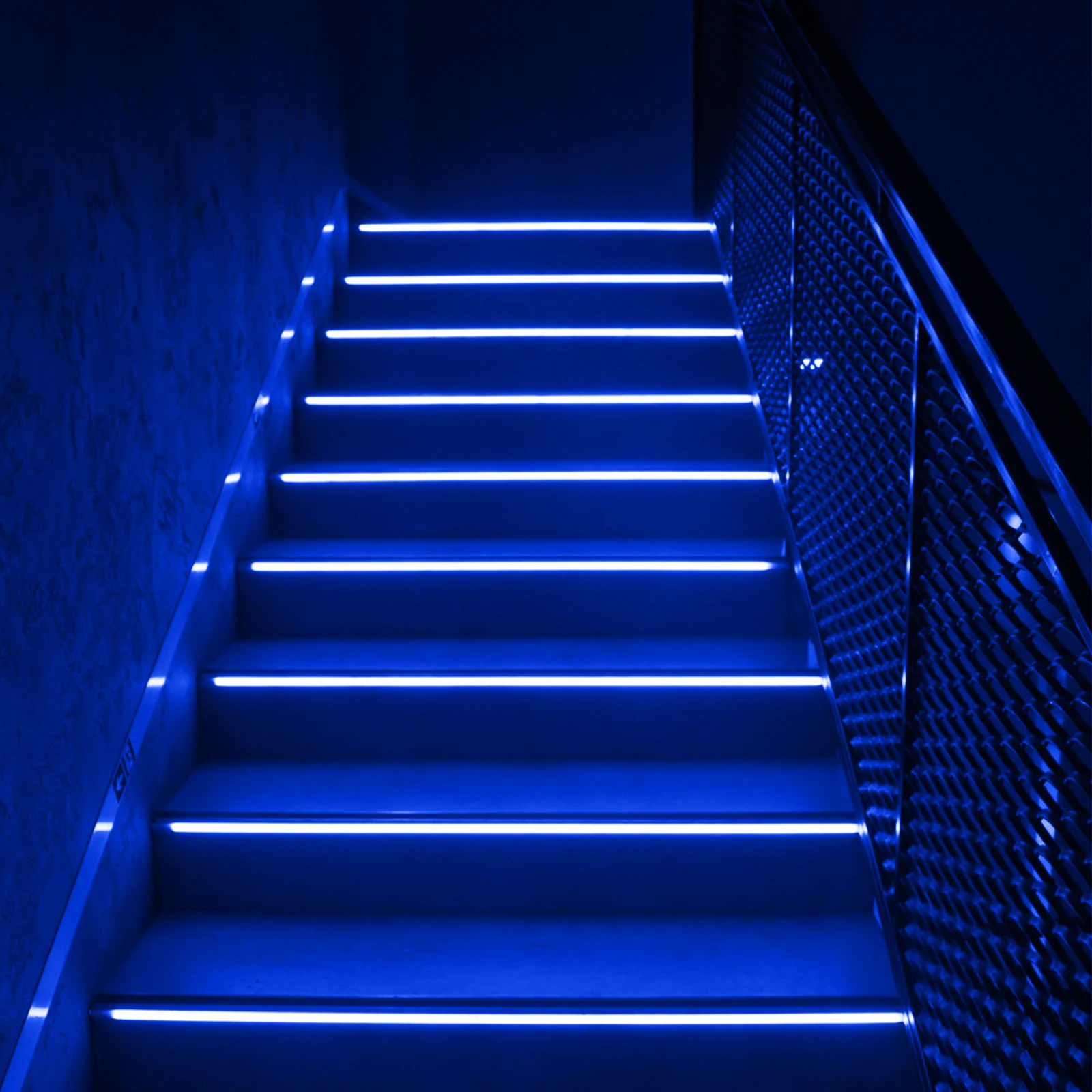 

LED Strip Lights Waterproof Flexible Neon Light Strips 120 Degrees Projection Range Warm White LED Bars for Home Bar Cinema Shop