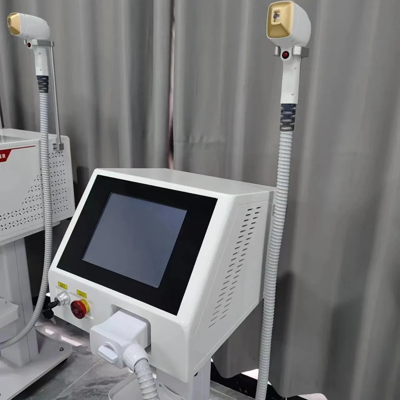 2000w Hair Removal Beauty Instrument Ice Titanium Device 808 755 1064 nanometer diode laser hair removal machine