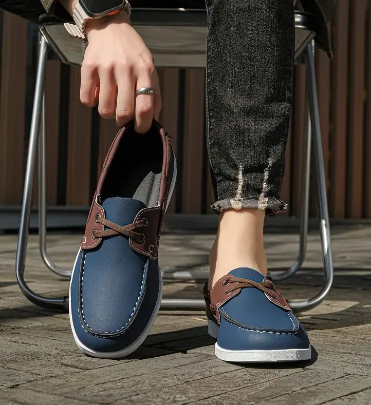 

Новые модные универсальные туфли для мужчин, подходящие для повседневной и деловой носки.