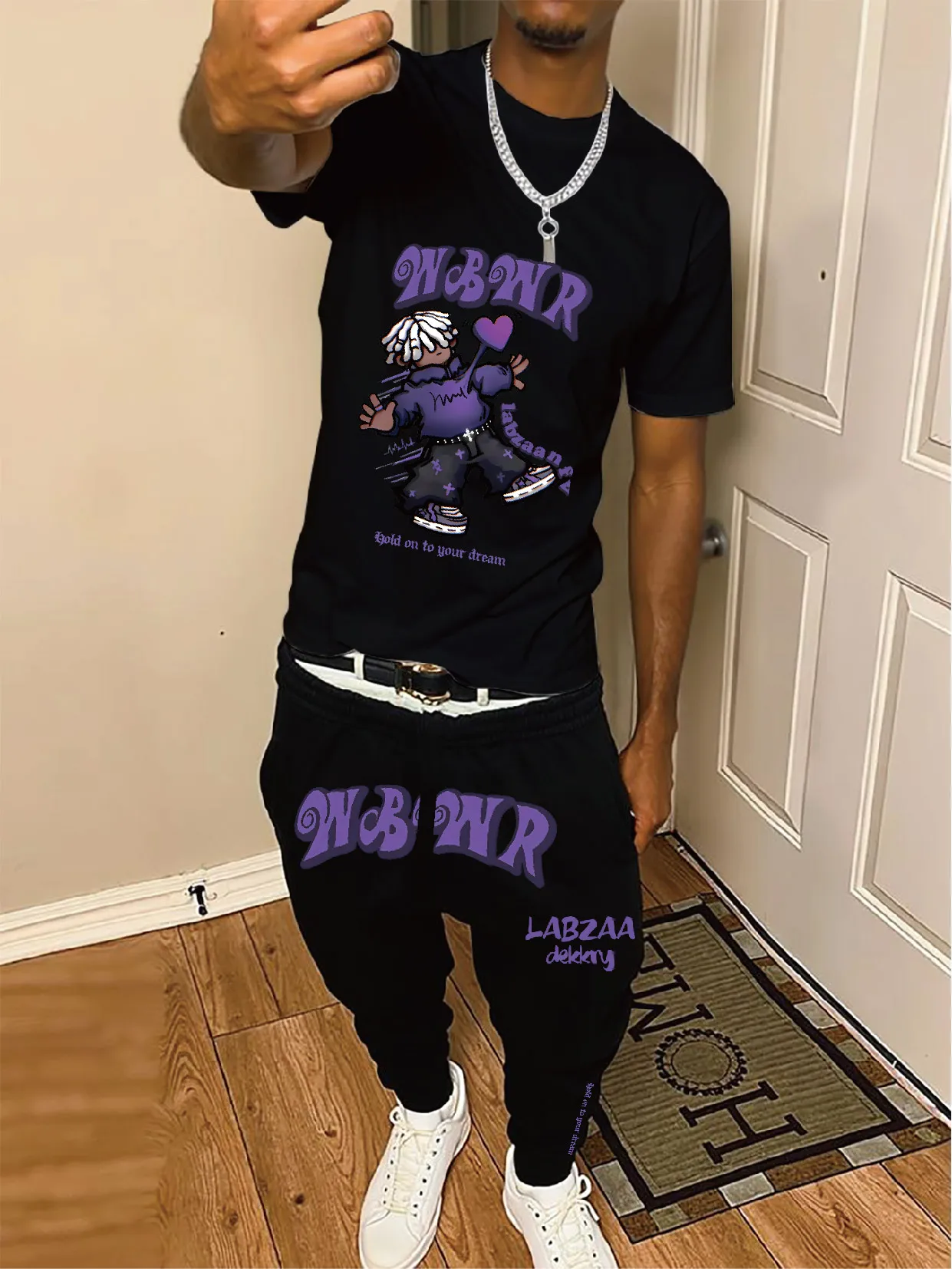 

Loose round neck sweatshirt with printed cartoon characters and inspirational words, suitable for daily casual wear