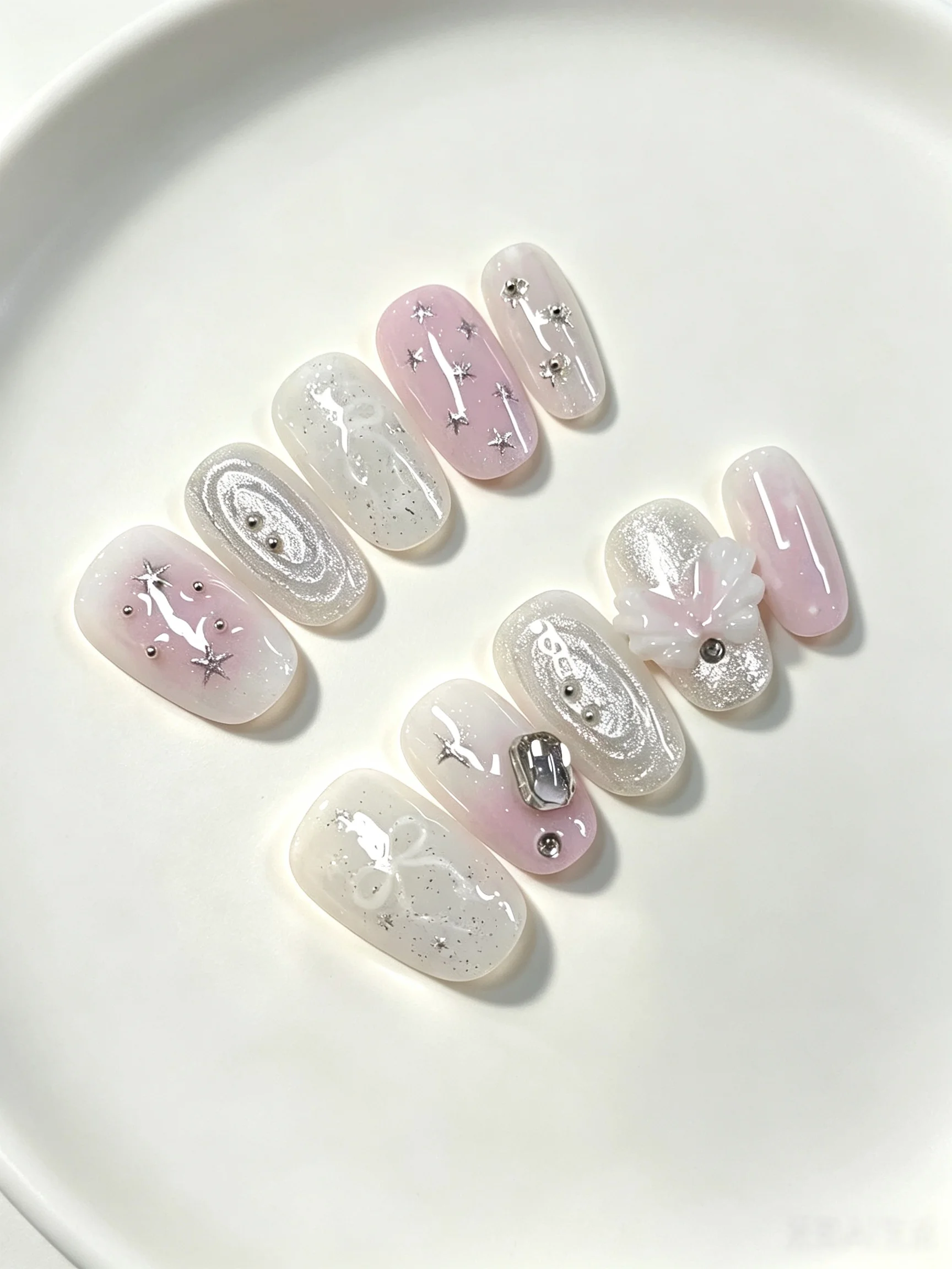10-Piece Set of Pink and White Gradient Cat-Eye Angel Heart Bow Long Oval Fairy-Style Wearable Nails