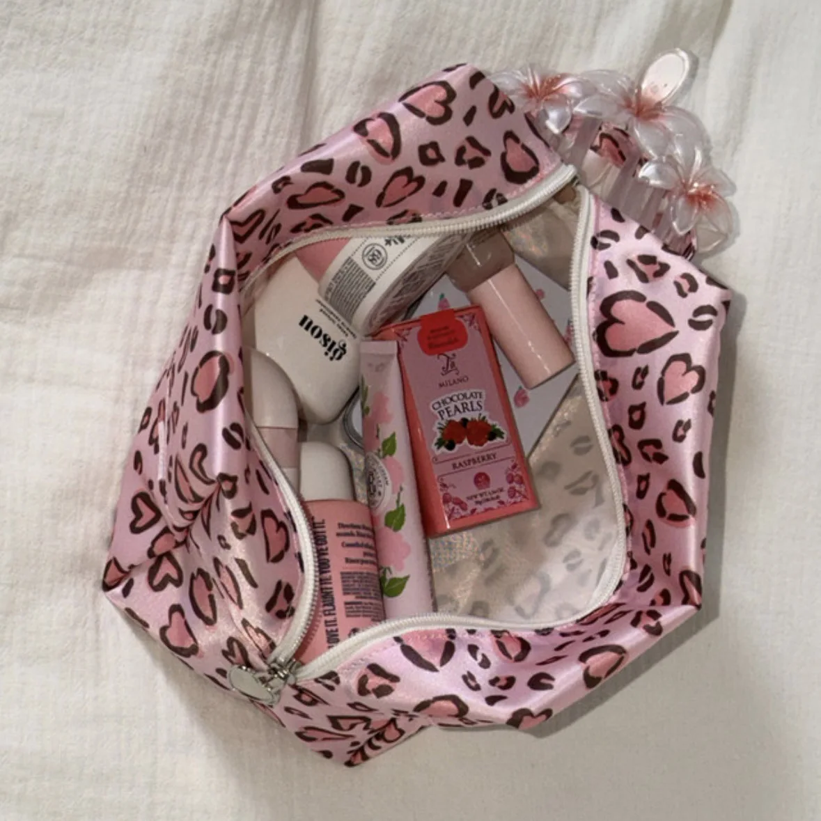Ins New Leopard Pattern Y2k Satin Like Silk TextureCute Travel Makeup Bag Storage Bags Washbag Handheld Storage Camera Bag view 6
