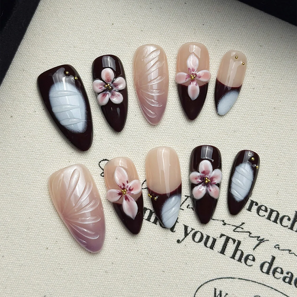 10pcs Middle Almond Handmade Press On Nails Kit, Apricot & Black Fake Nails, Noble Elegant Wearable Nail Art, Carved Flowers