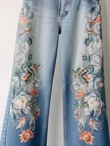 Calça Jeans Feminina de Cintura Alta com Bordado Floral, Perna Reta, Novo Estilo de Verão, Calça Wide Leg Confortável e Resis...