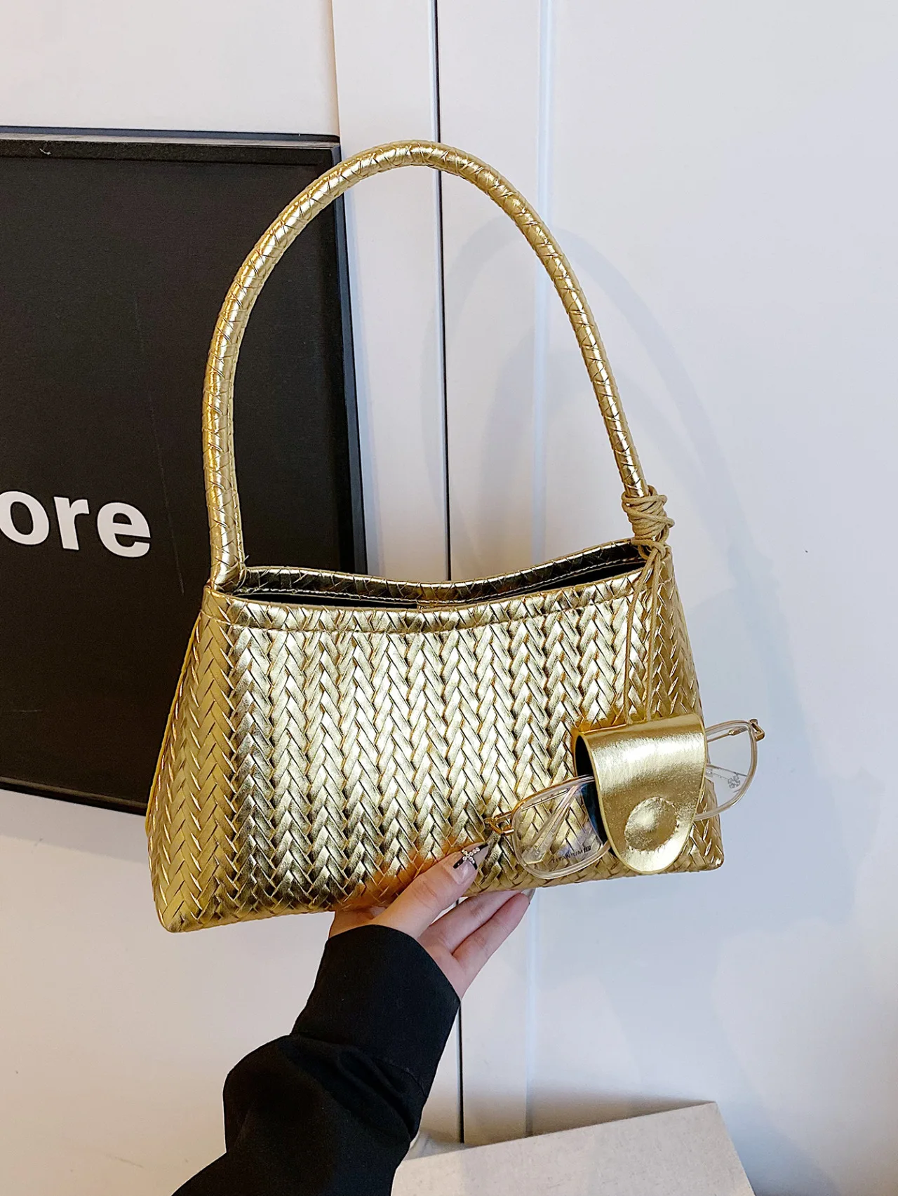 

Дизайнерская тканая сумка 2025 года. Летний кошелек под мышками. Сумка на плечо из двух частей. Нишевая коллекция в стиле бохо.