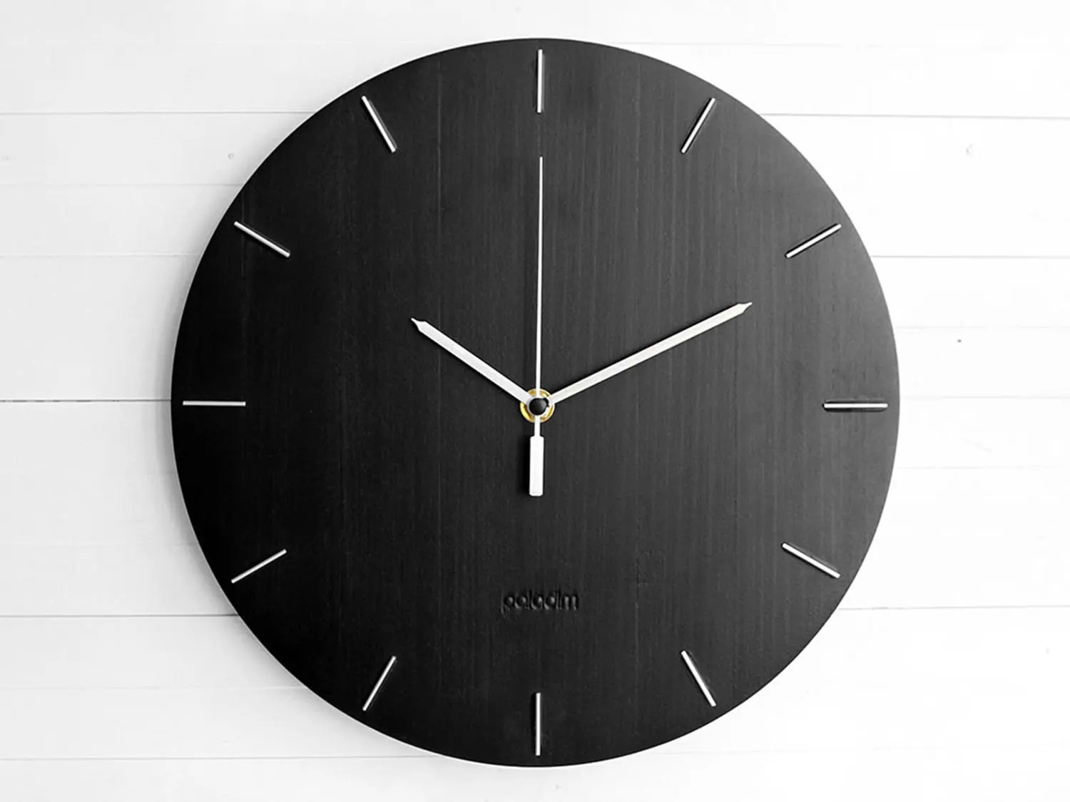 Minimalist round wooden quartz  wall clock