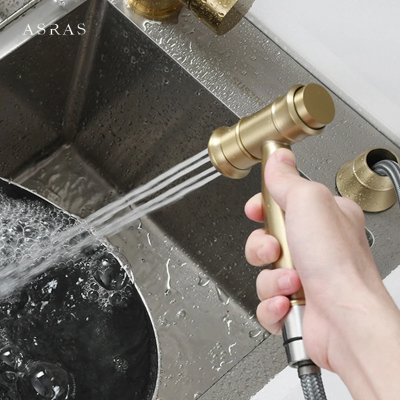 New Brushed Black Brushed Gold Soild Brass Kitchen Sink Shower Spray Gun Washing Vegetables Pull Spray Gun Set