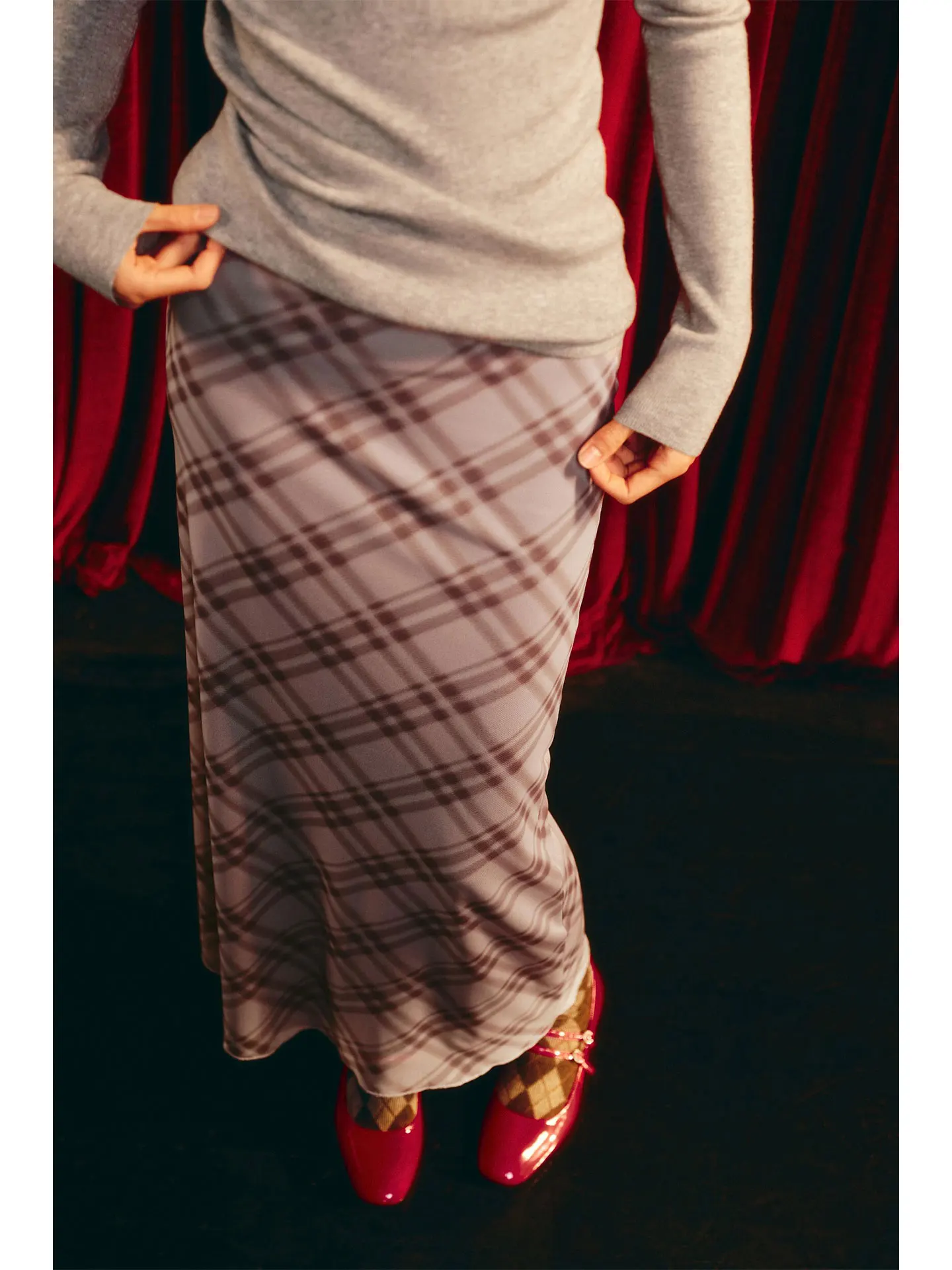 Spring 2026 Unique Beautiful Plaid Silk Net Straight Tube  Skirt Shows off Your Figure mid Waist Design Women's Skirt