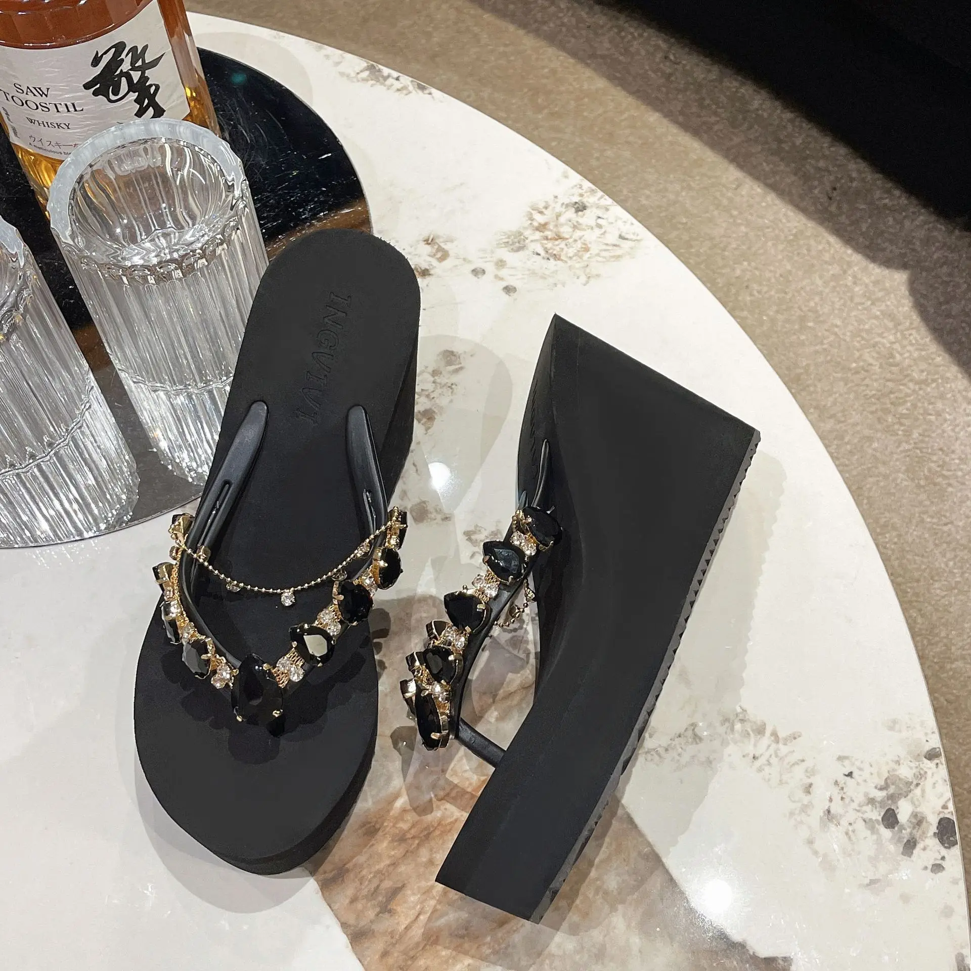 Summer New High-heeled Flip-flops Women's Rhinestone Wedge Wedge Toe Drag Elegant Fashion Beach Sandals and Slippers flip flops