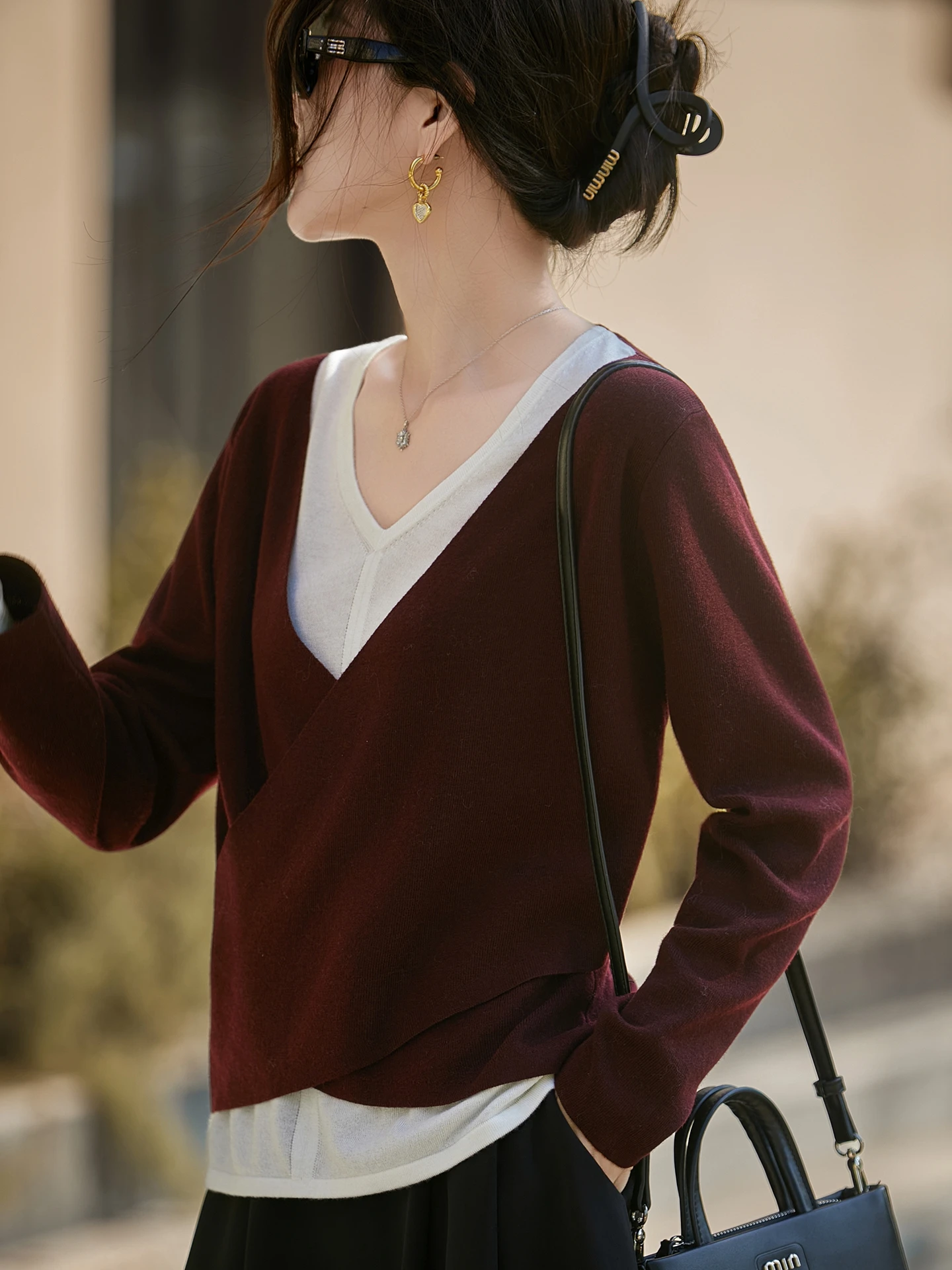 

Модный вязаный свитер с цветными блоками для женщин, с V-образным вырезом, длинными рукавами, теплый базовый слой, имитация двухслойности, повседневный свободный крой