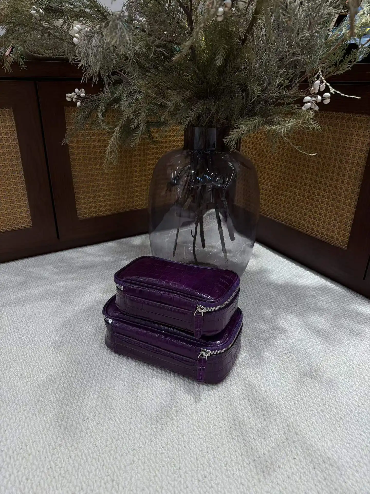 Krokodil-Geprägte Leder Mini-Kosmetiktasche Toilettenartikel-Organizer Tragbare Kosmetiktasche in Verschiedenen Farben und Größen Erhältlich – Detail 11