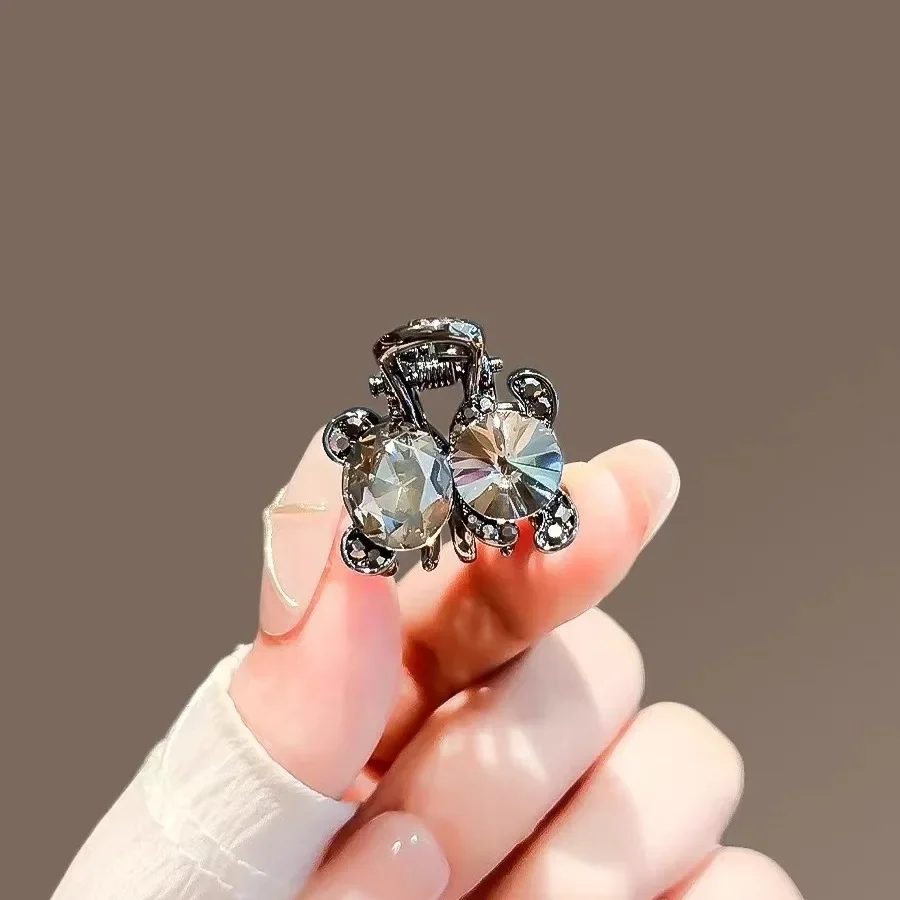 Exquisite süße Kristall Strass Bär kleine Haarklammer Mini Haarspange Damen Pony Seitenclip High-End koreanische Haar-Accessoires