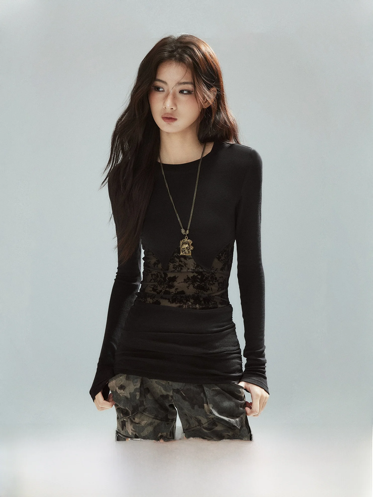 

Женский облегающий трикотажный топ с ажурным кружевом и неровным краем, длинный рукав, круглый вырез, уличный стиль