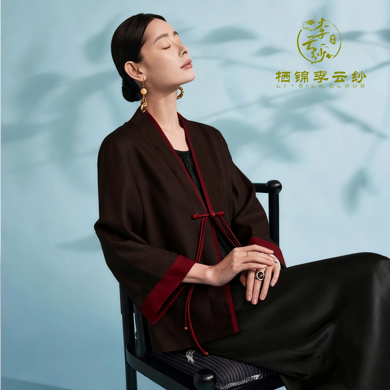 

LI SILK CLOUD Верхняя одежда Xiangyunsha, темно-красный китайский стиль, элегантный китайский узел, традиционная ткань и акцент