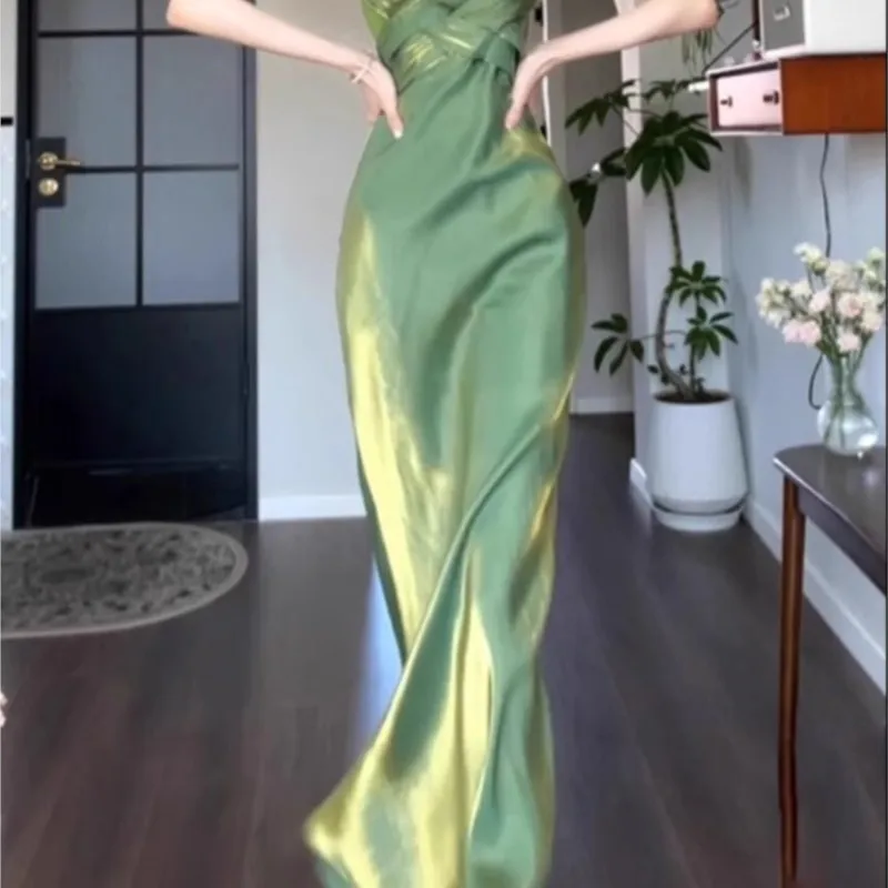 

Birthday robe light luxury minority banquet toasting wear green satin halter dress