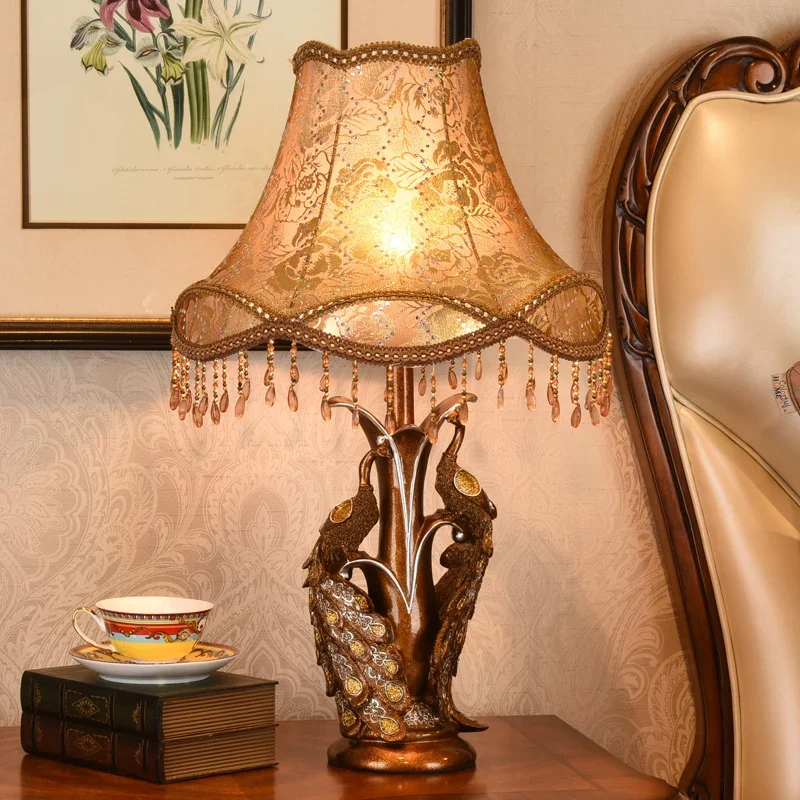 

European style creative personality retro living room study bedroom bedside lamp luxury retro princess warm table lamp