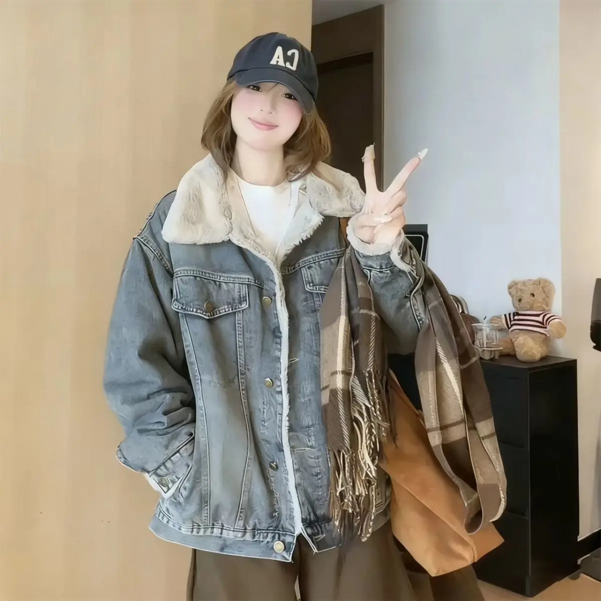 

Denim Coat With Real Sheep Lamp Winter Fur Plush Womens Autumn Sculpted Tailoring Sweet Girl College Classroom Quick-Drying Chic