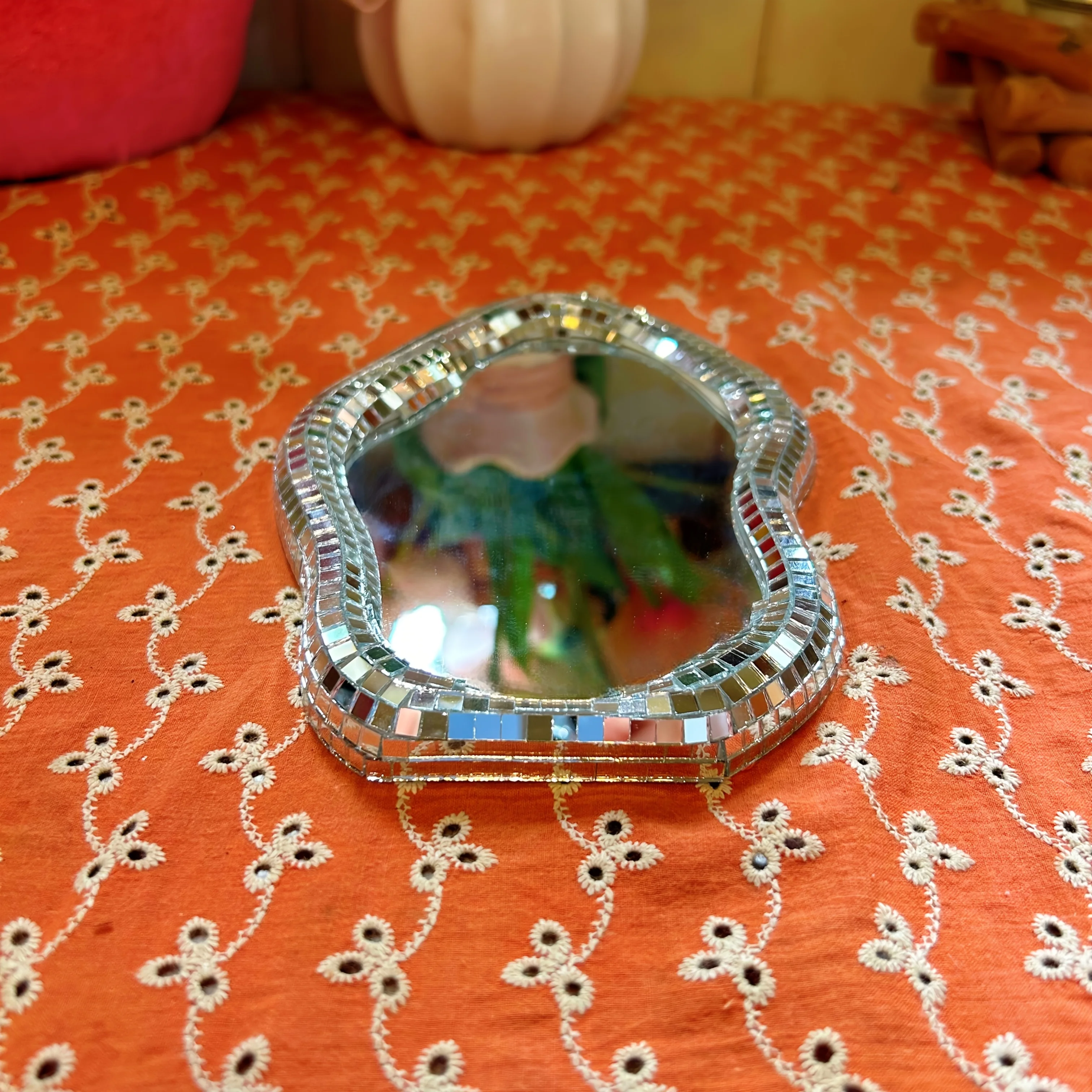 Mosaic Mirrors Home Room Decor Irregular Handicrafts Tabletop Makeup  Mirrors Vintage Shooting Props Desktop Ornaments Accessory
