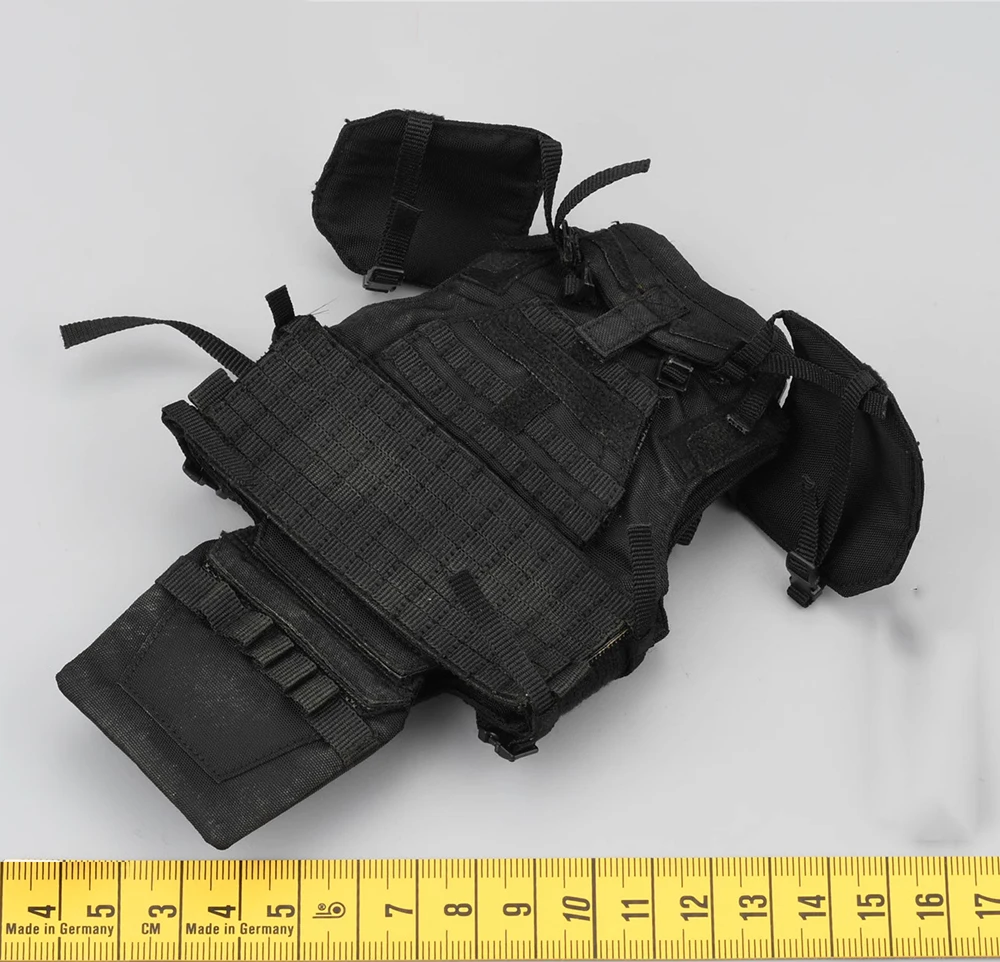 DAMTOYS DAM 78095 RUSSIAN Spetsnaz MVD SOBR PKM Gunner Soldier Hang Chest Black Vest Proof with Shoulder Armor For 12\