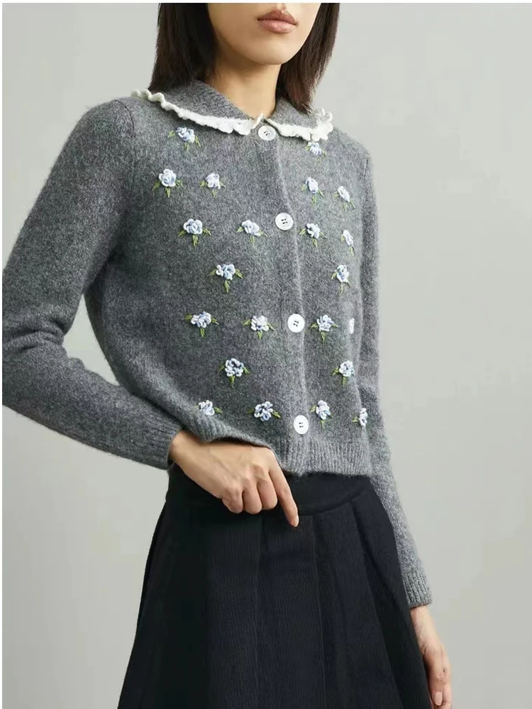 Daisy floral three-dimensional embroidery knitted sweater colour blocking wooden ear edge doll collar grey short cardigan