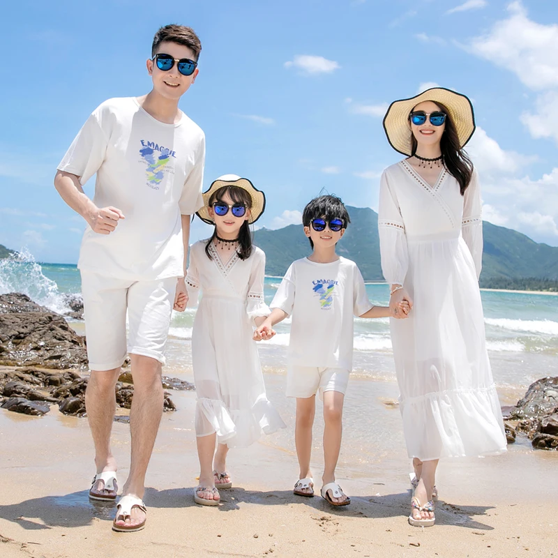 

Holiday Vacation Look Family Matching White Clothes Beach Mother Daughter Resort Dress Father and Son Tops + Shorts Set 2 Pieces