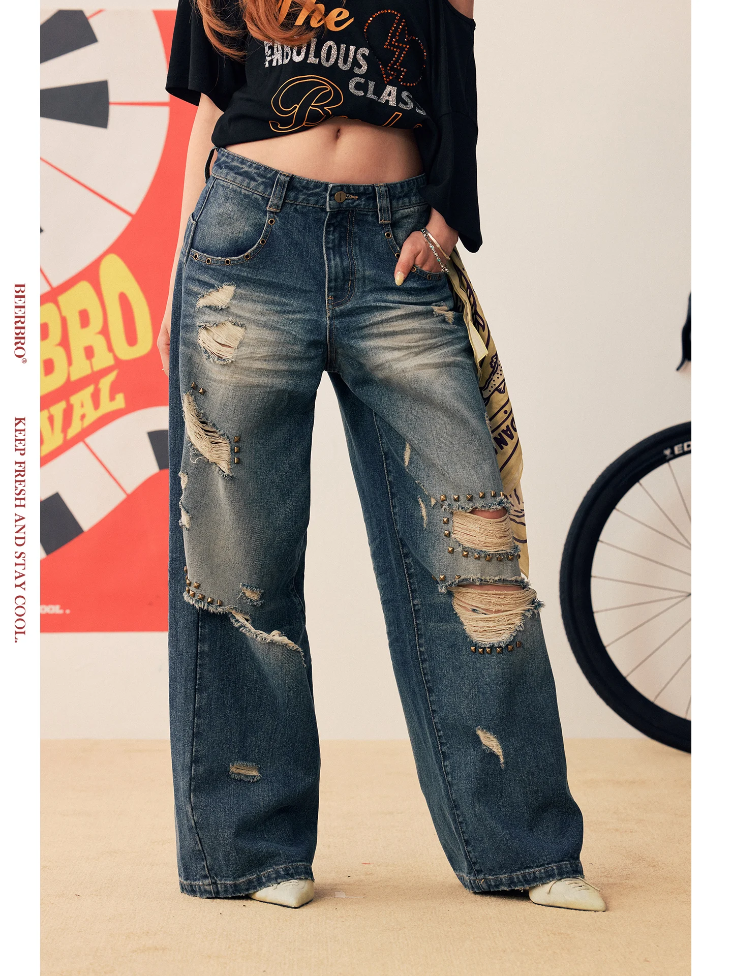 

Джинсы BeerBro Classic American Street Style свободного кроя с прямыми штанинами, заклепками и прорезями для музыкальных фестивалей и повседневной носки