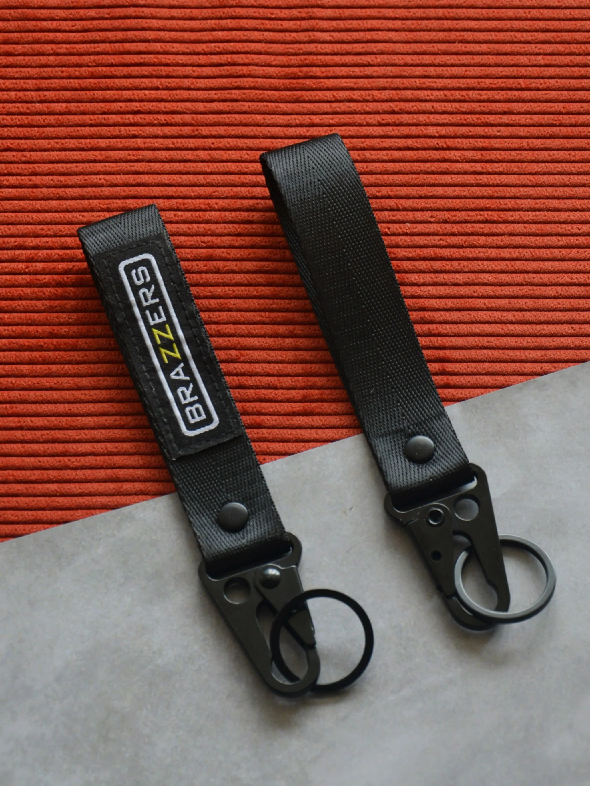 Cosa è Brazzercom e perché scegliere un portachiavi Brazzers per la tua auto