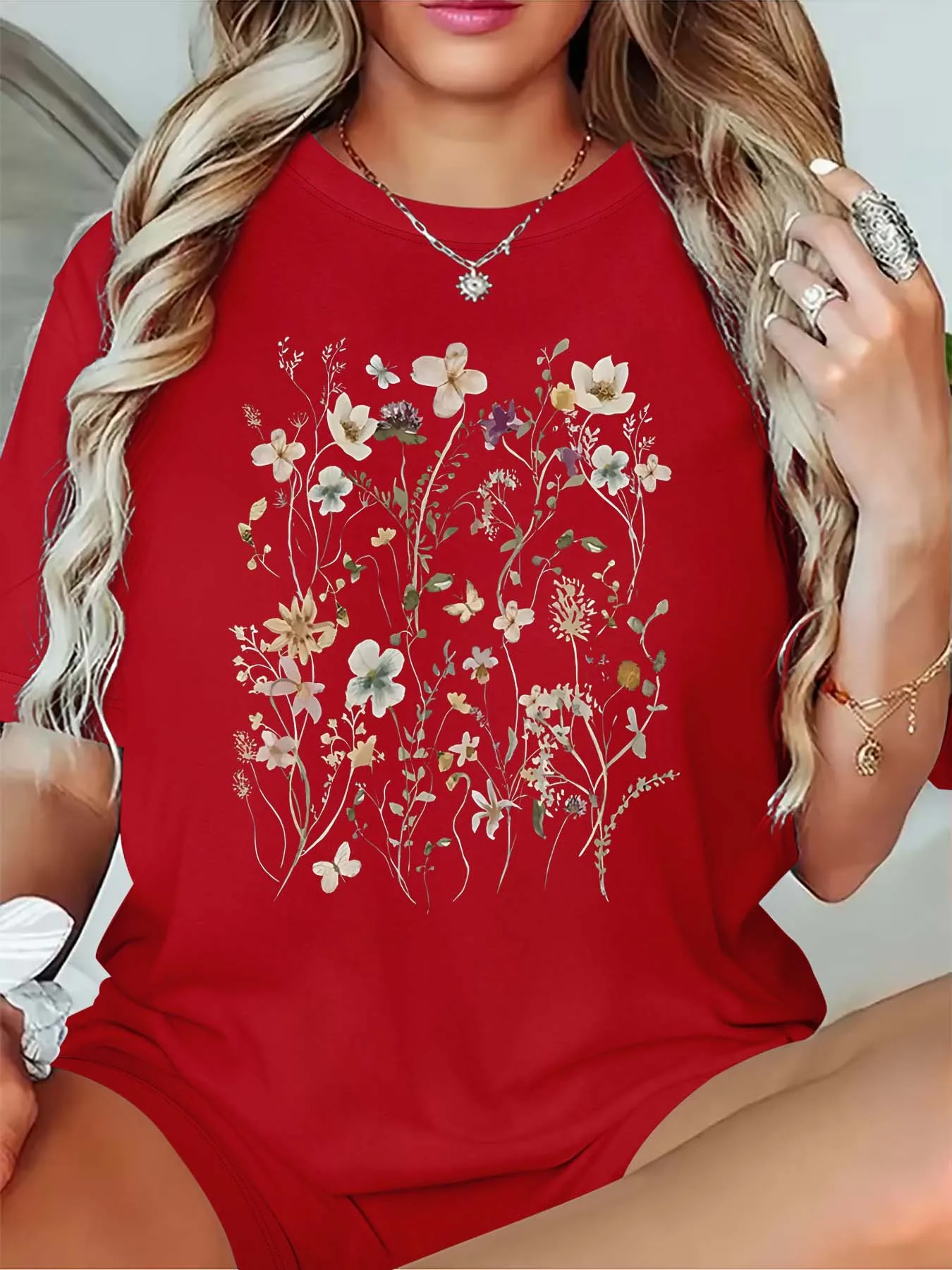 Plus Size Artistic Wildflower - Patterned Top for Stylish Women’s Charming Outfits