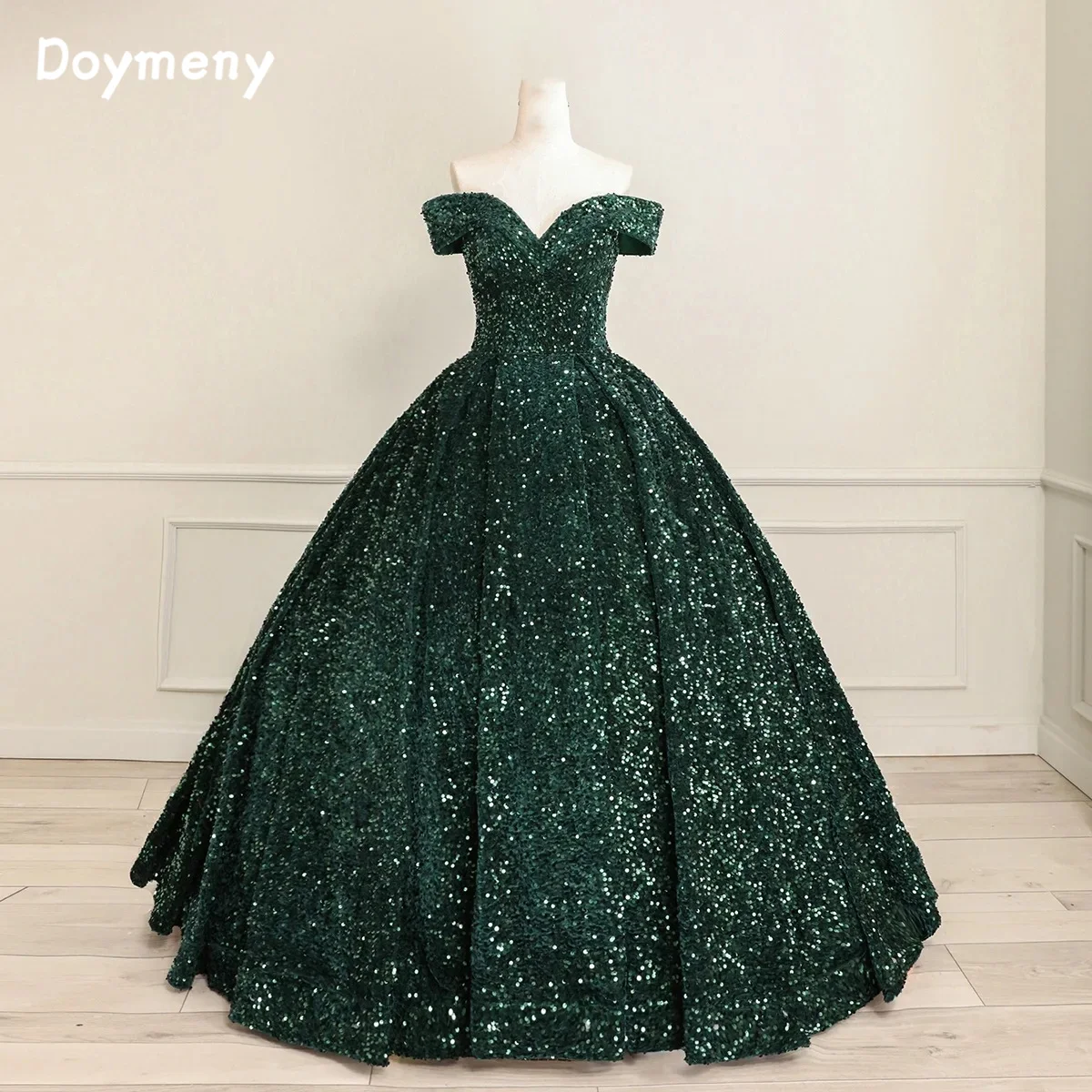 

Doymeny Velvet Sequind Quinceanera Dress Off Shoulder For Girl Ball Gown Floor Length Corset Party Dresses Vestidos De 15 Años