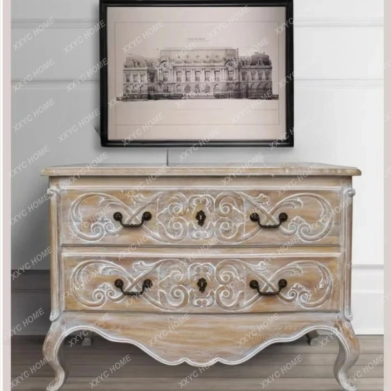 

Мебель из массива дерева: резной комод в ретро-стиле, старинный боковой шкаф, антикварный шкафчик.