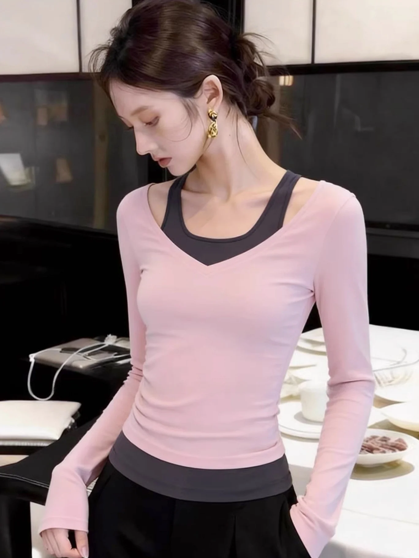 

Spring 2026 Women's Slim Fit Long Sve T-irt Unique Patchwork Base irt Top Early Spring Strap Design Color Blo Beau