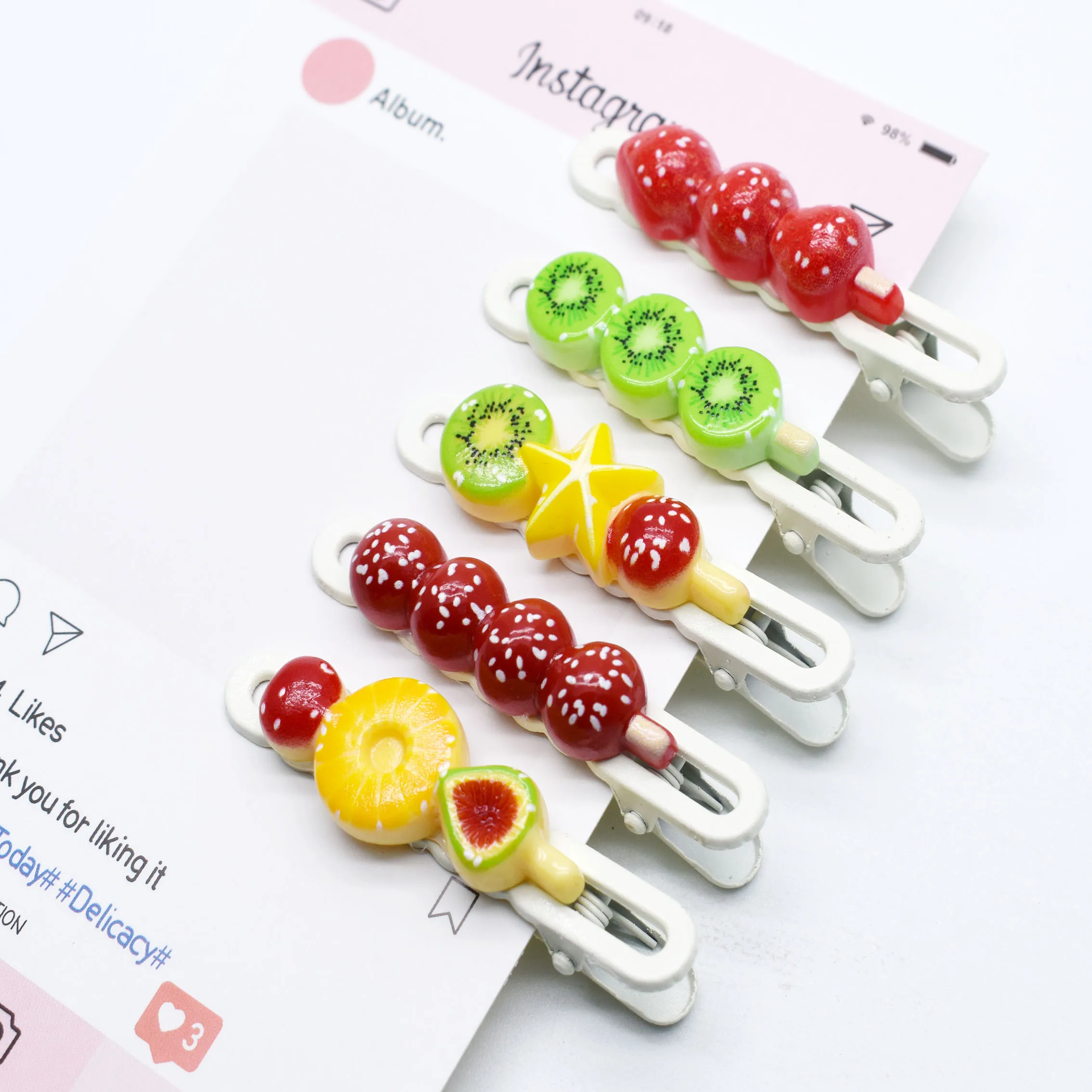 

Resin Simulation Cute Fruit Strawberry Carambola Kiwi Fruit Hawthorn Candied Haw Hairpin, Suitable For Girls' Parties And Travel