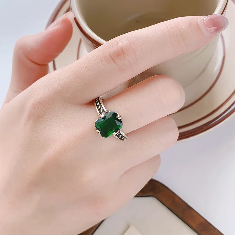 WJFH-ARTS Vintage Rectangle Green Emerald Crystal Open Adjustable Ring for Women Silver Plated Black Enamel Finger Ring Retro