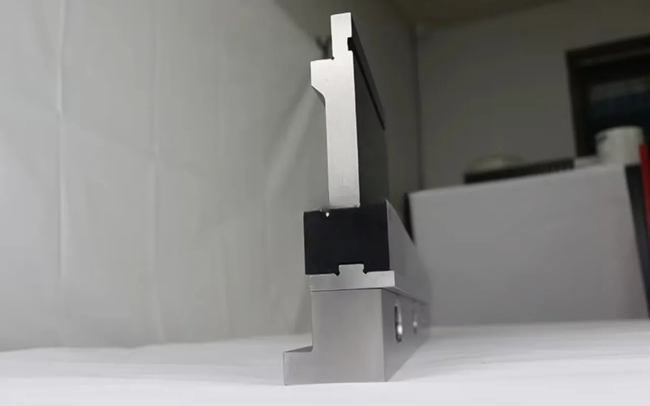 High Quality Press Brake Mould Amada Punch Customizable Bending Tools Sheet Metal Bending Tools for Cnc Press Brake Amada Tools