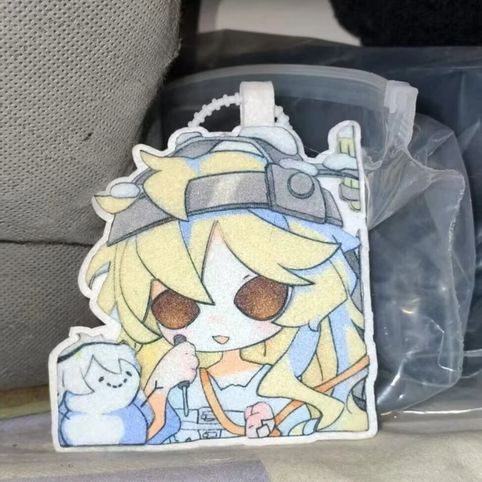 "Identity V" 주변의 "The Sculptor" 부직포 펜던트의 귀여운 수제 열쇠고리 포장