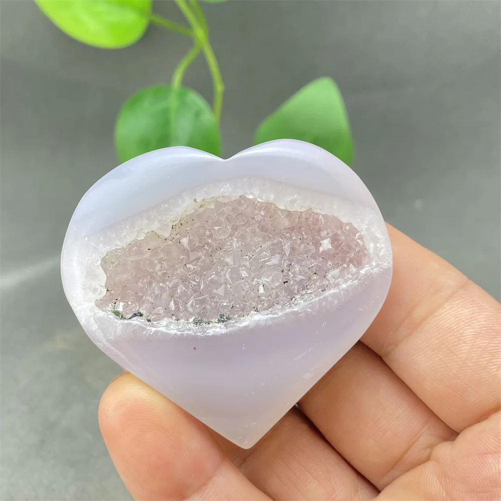 

1PC Natural Agate Love Heart-Shaped Home Decorative Stone with Geodes for Crafts Mother's Day & Christmas Gifts