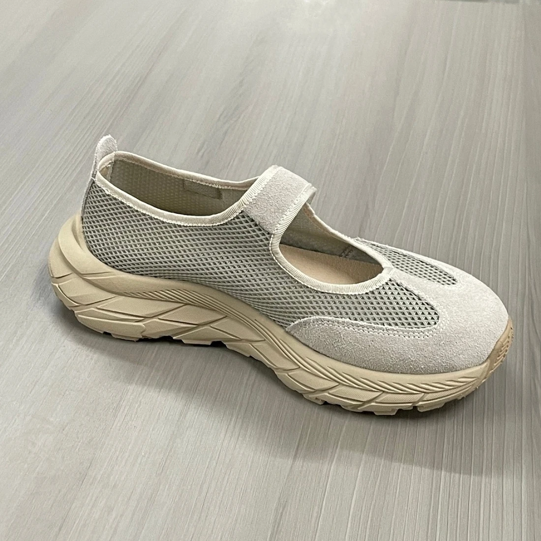 

Xingliupi New Women's Shoes Grid Casual Shoes Popular Girl Sneakers for Women Unique Shape Genuine Leather Comfortable