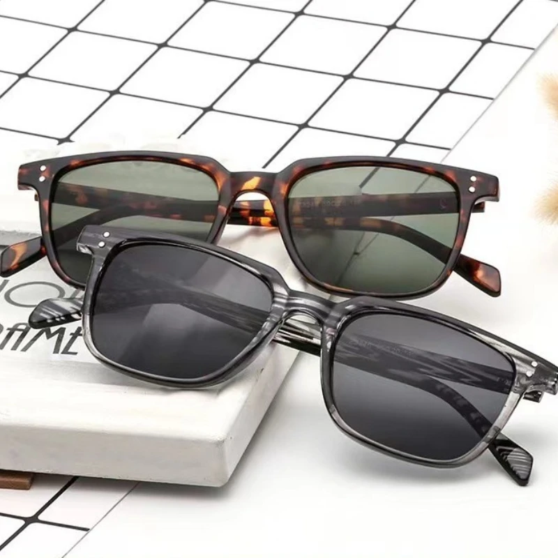 

Women's Trendy and Individualistic Small Square Frame Sunglasses Retro Korean Style New 2026 Men's Fashionable Shades Glasses