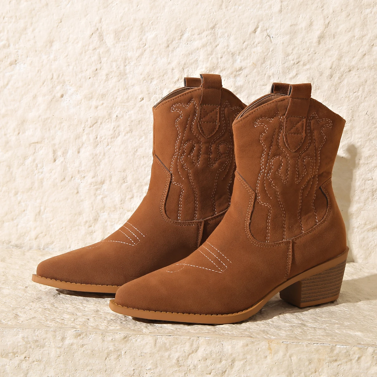 Bottes de cowboy en cuir naturel pour femmes, bottes courtes faites à la main, Parker pointu, talon pointu, chaussures rétro occidentales, automne, hiver, nouveau