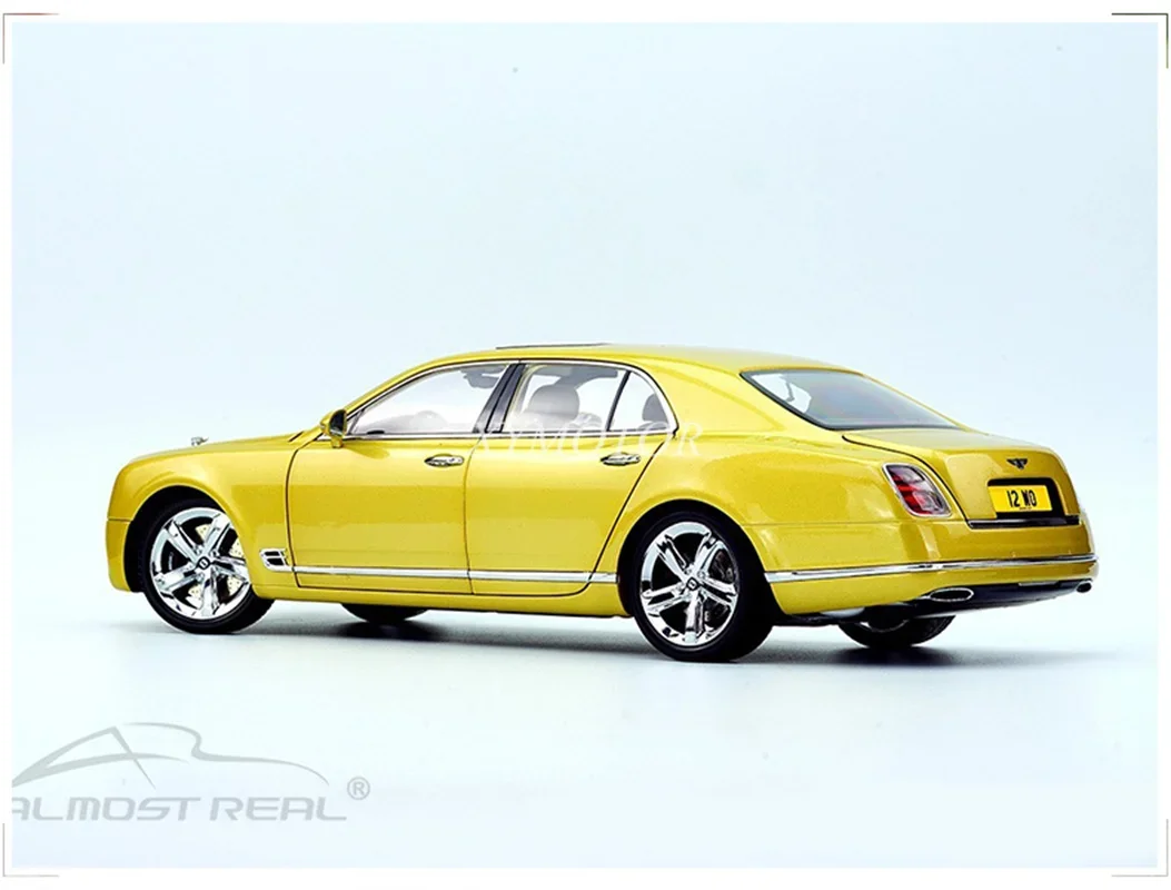 Prawie prawdziwe 1/18 dla Bentley Mulsanne 2017, metalowy model odlewu samochodu, złote zabawki, prezenty, Hobby, ekspozycja, kolekcja ozdób